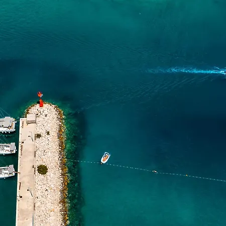 Henrik On The 2 Bedrooms דירה יזרה