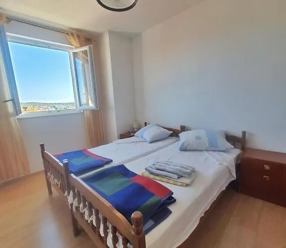 Henrik On The 2 Bedrooms *