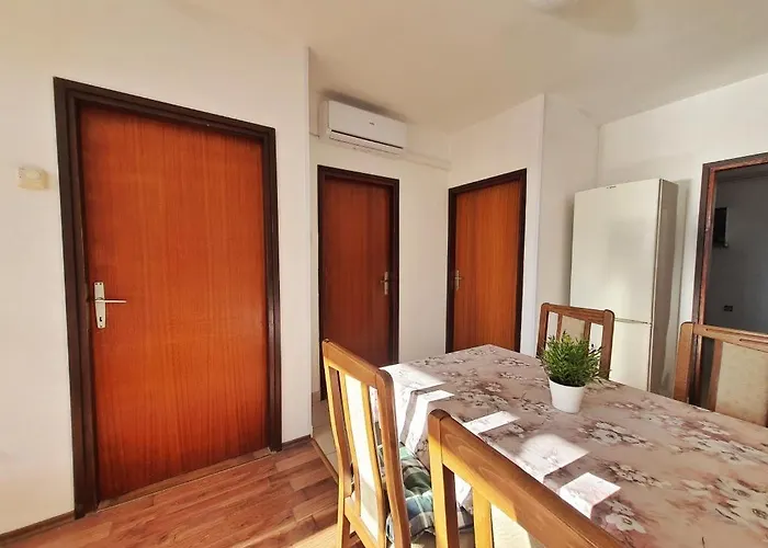 Henrik On The 2 Bedrooms