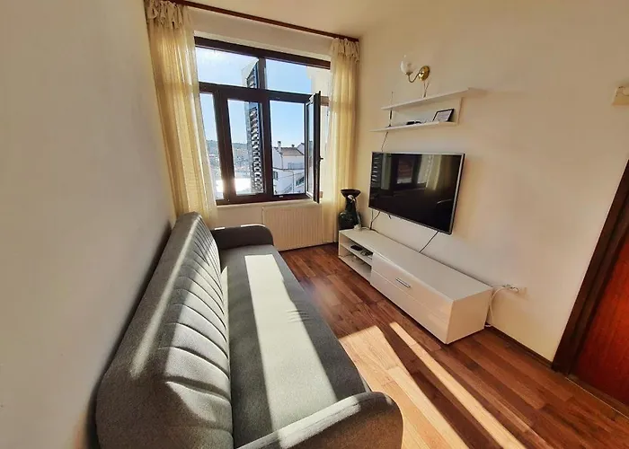 Henrik On The 2 Bedrooms *